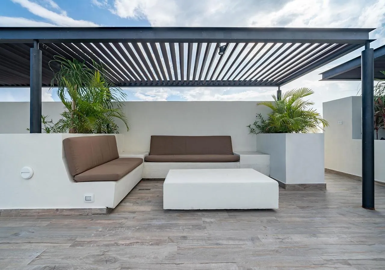 Condo Veronica - Comfortable 2 Bedroom With Rooftop Gym And Pool Playa del Carmen Mexico