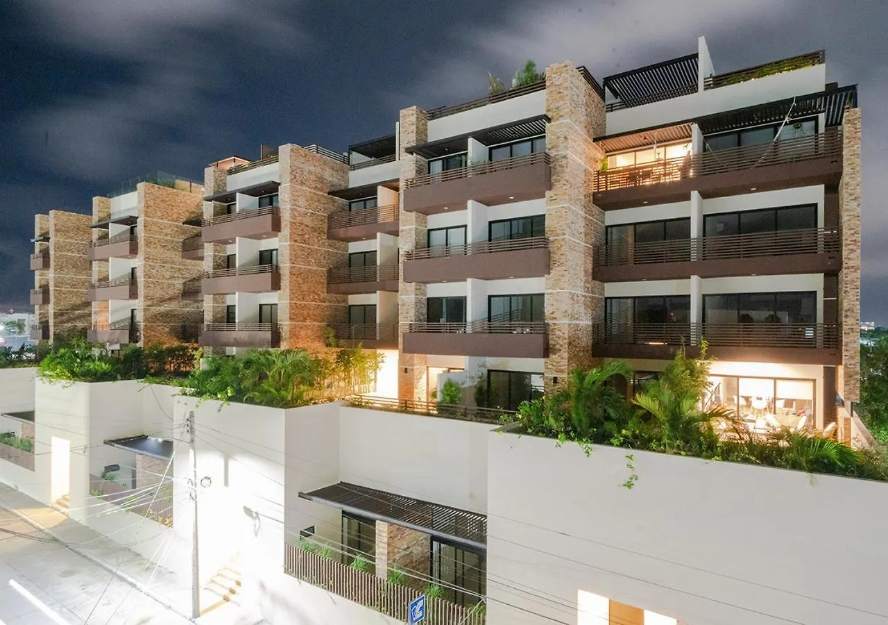 Apartment Condo Veronica - Comfortable 2 Bedroom With Rooftop Gym And Pool Playa del Carmen