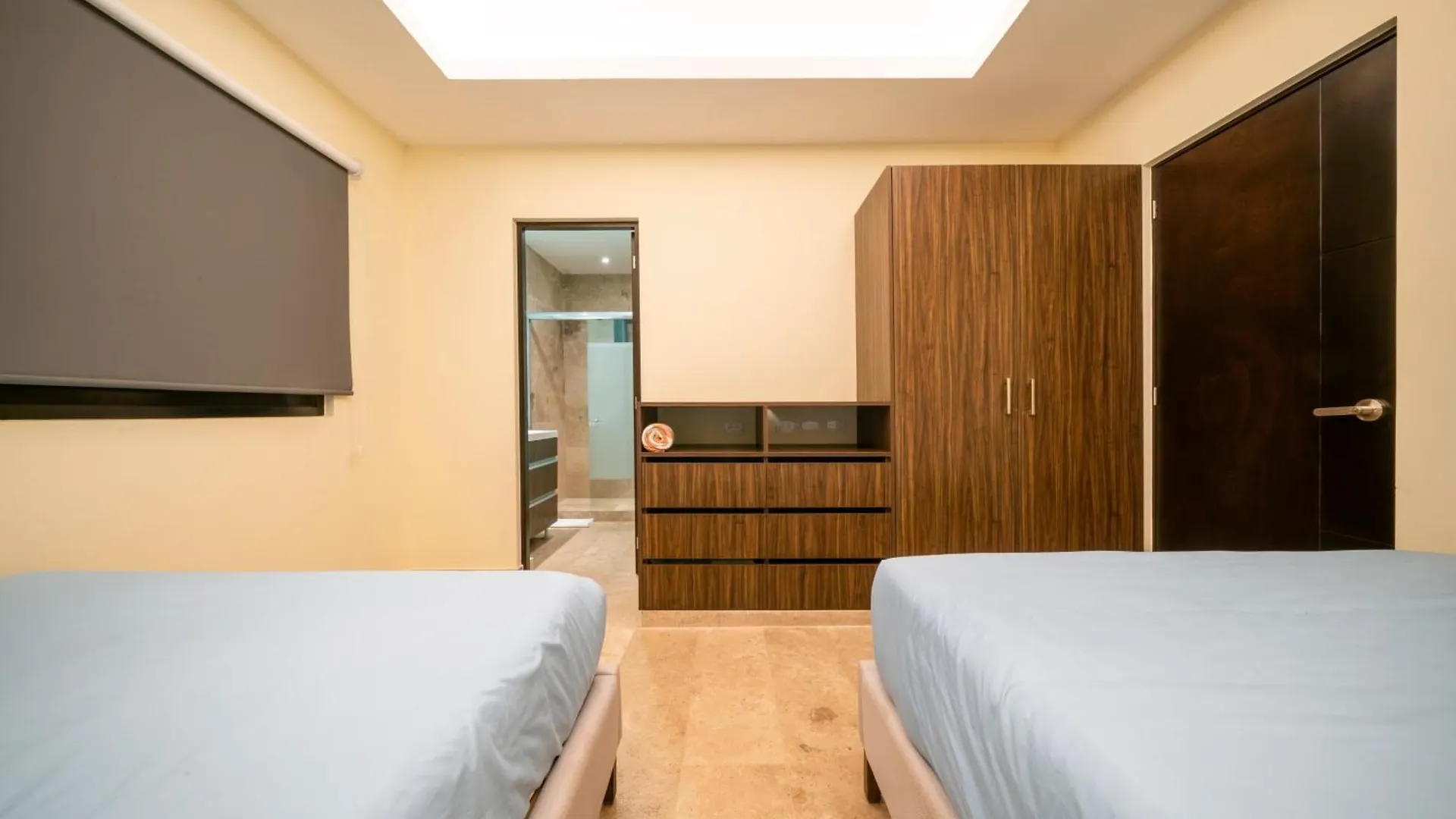 Condo Veronica - Comfortable 2 Bedroom With Rooftop Gym And Pool Playa del Carmen Mexico