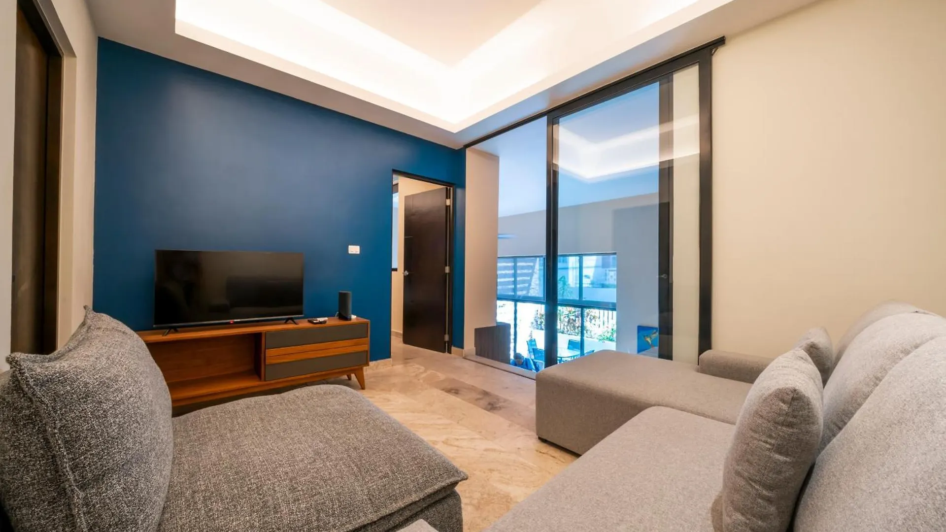 Condo Veronica - Comfortable 2 Bedroom With Rooftop Gym And Pool Playa del Carmen 0*,  Mexico