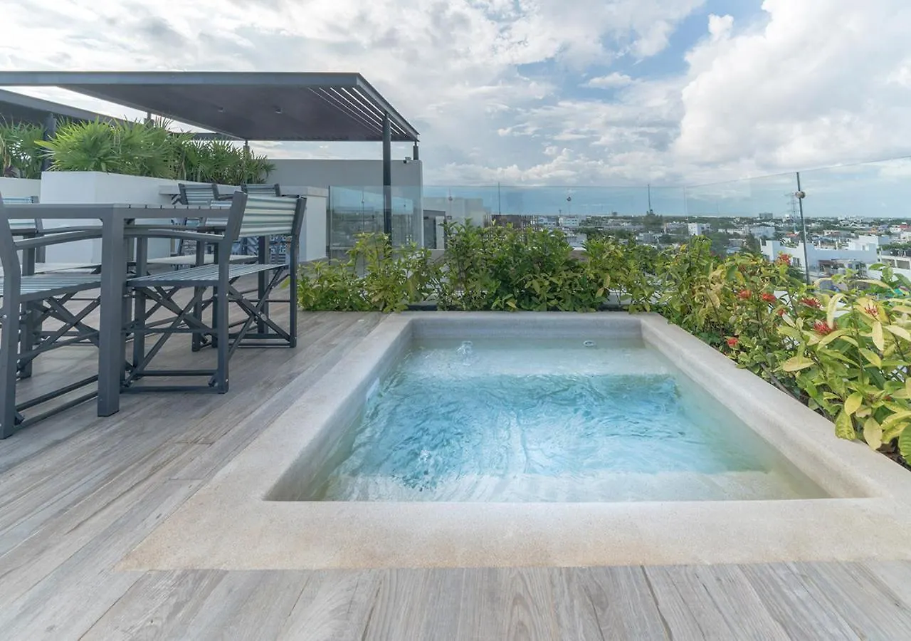 Condo Veronica - Comfortable 2 Bedroom With Rooftop Gym And Pool Playa del Carmen