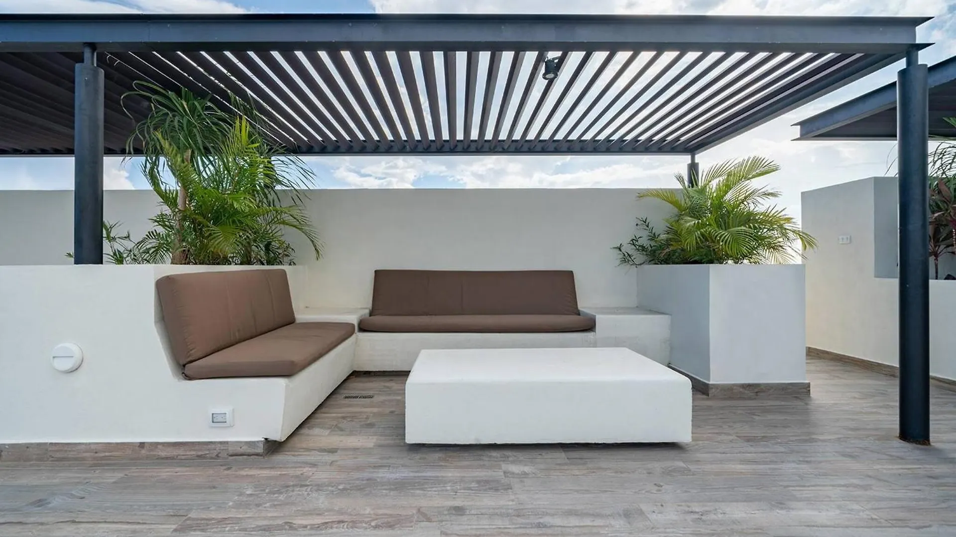 Condo Veronica - Comfortable 2 Bedroom With Rooftop Gym And Pool Playa del Carmen Mexico