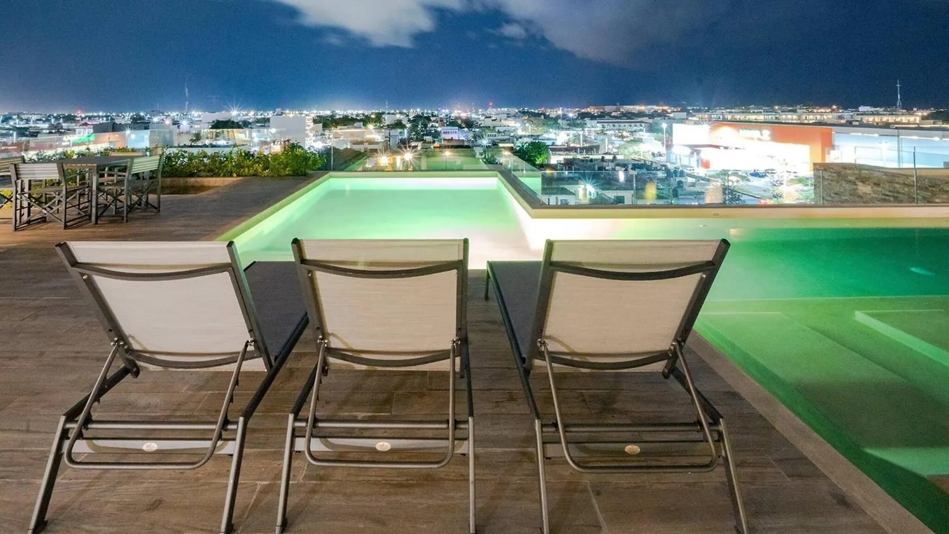 Condo Veronica - Comfortable 2 Bedroom With Rooftop Gym And Pool Playa del Carmen 0*,  Mexico