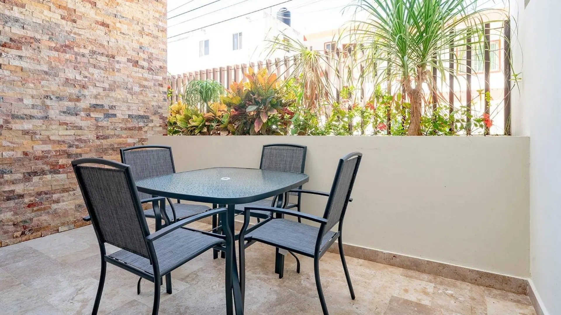 Lejlighed Condo Veronica - Comfortable 2 Bedroom With Rooftop Gym And Pool Playa del Carmen